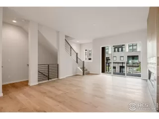 Photo #4: 1036792 Listing