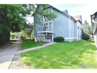 Photo #2: 1036794 Listing