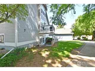 Photo #4: 1036794 Listing