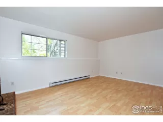 Photo #6: 1036794 Listing