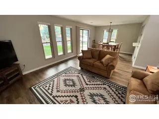 Photo #1: 1036827 Listing