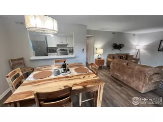 Photo #4: 1036827 Listing