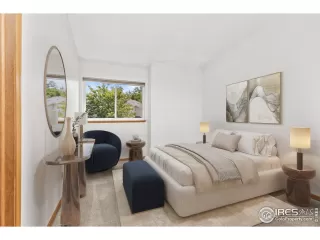 Photo #3: 1036831 Listing