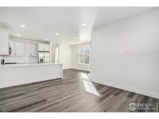 Photo #3: 1036842 Listing