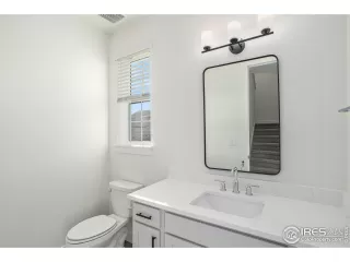 Photo #6: 1036842 Listing