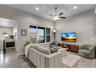 Photo #3: 1036857 Listing