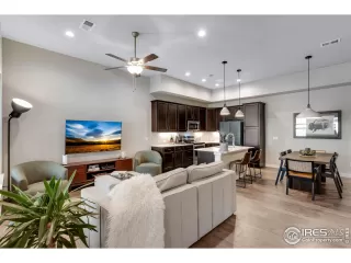 Photo #4: 1036857 Listing