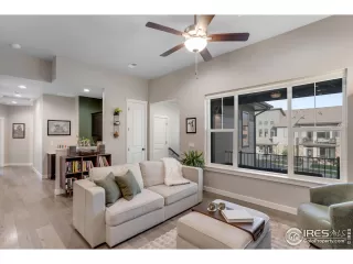 Photo #5: 1036857 Listing