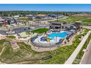 Photo #4: 1036912 Listing