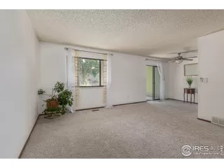 Photo #5: 1036953 Listing