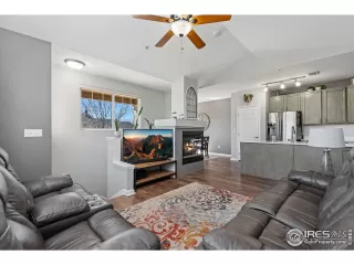 Photo #2: 1036968 Listing