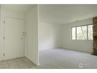 Photo #2: 1036990 Listing