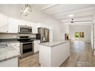 Photo #5: 1037016 Listing