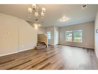 Photo #5: 1037048 Listing 