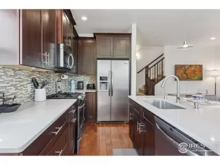 Photo #3: 1037082 Listing