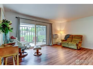 Photo #4: 1037127 Listing 