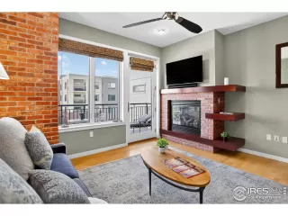 Photo #4: 1037196 Listing