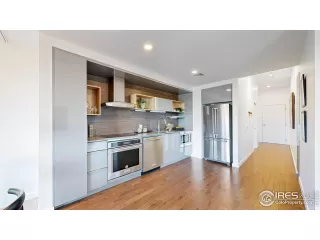 Photo #4: 1037239 Listing