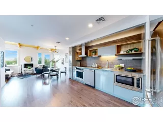 Photo #5: 1037239 Listing