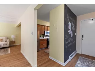 Photo #4: 1037246 Listing