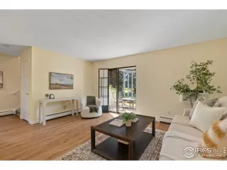 Photo #6: 1037246 Listing