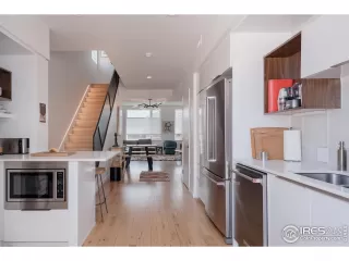 Photo #5: 1037278 Listing 