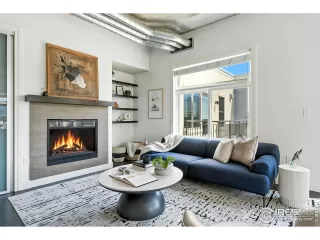 Photo #1: 1037386 Listing