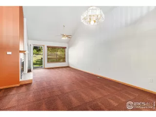 Photo #4: 1037391 Listing