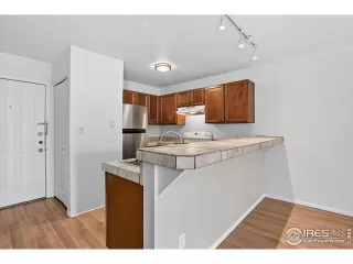 Photo #6: 1037394 Listing