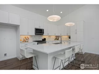 Photo #3: 1037401 Listing 