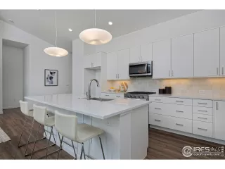 Photo #5: 1037401 Listing 