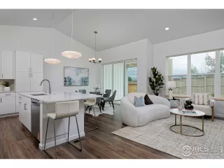 Photo #6: 1037401 Listing 