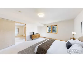 Photo #4: 1037410 Listing