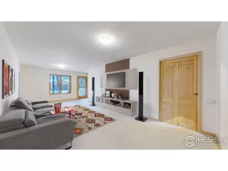 Photo #5: 1037410 Listing