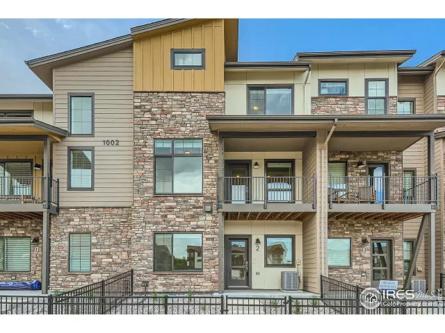 MLS: 1037443 Condo For Sale