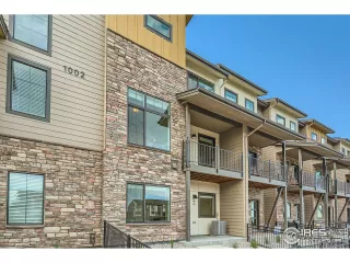 Photo #2: 1037443 Listing