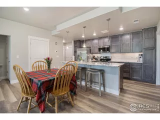 Photo #2: 1037465 Listing