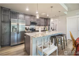 Photo #4: 1037465 Listing