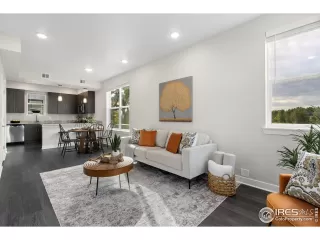 Photo #5: 1037524 Listing