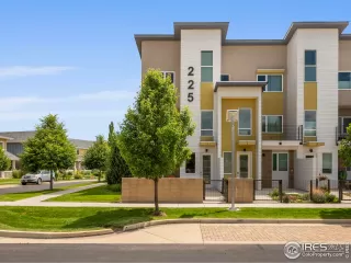 Photo #1: 1037561 Listing