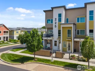 Photo #2: 1037561 Listing