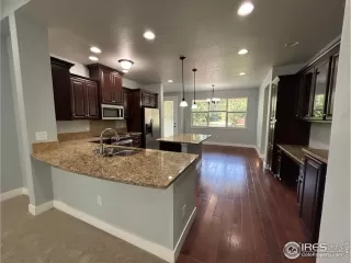 Photo #4: 1037592 Listing