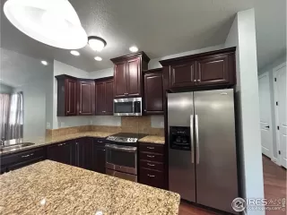 Photo #5: 1037592 Listing