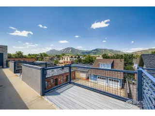 Photo #1: 1037683 Listing