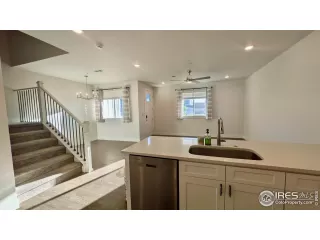 Photo #5: 1037698 Listing 