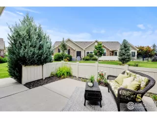 Photo #5: 1037733 Listing