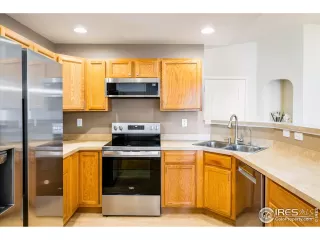 Photo #4: 1037794 Listing