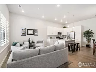 Photo #6: 1037800 Listing 