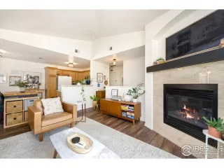 Photo #4: 1037892 Listing