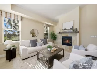 Photo #3: 1037922 Listing